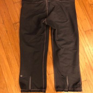 Lululemmon Grey Crop Leggings size 8